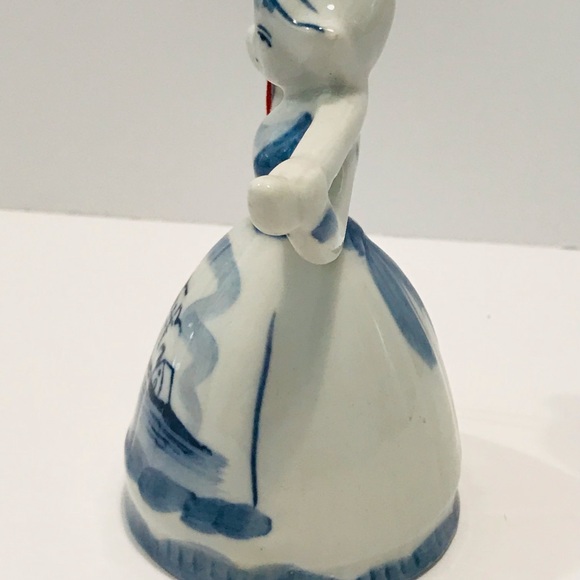 Vintage from 1950’s White and Blue Dutch Girl Figurine Hauling Water Basket 4.5” - Picture 3 of 7